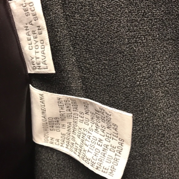 2 piece pant suit. - Picture 3 of 3